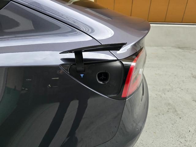 モデル３ ロングレンジ　ＡＷＤ　オートパイロット　ワンオーナー　禁煙車　保証継承　バッテリ保証　ＥＴＣ　パークアシスト　バックカメラ　サイドカメラ（24枚目）