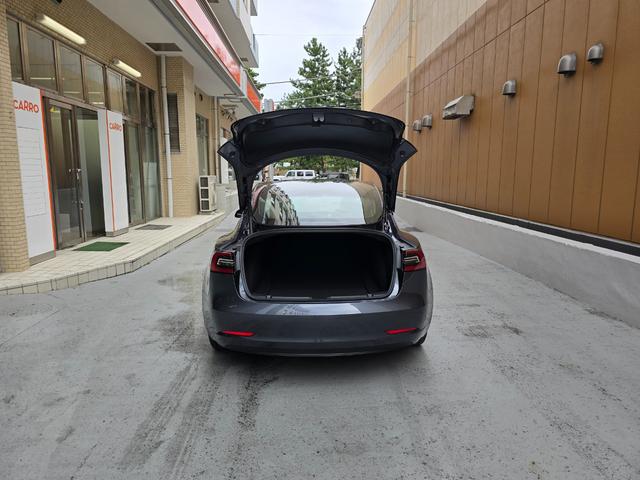 モデル３ ロングレンジ　ＡＷＤ　オートパイロット　ワンオーナー　禁煙車　保証継承　バッテリ保証　ＥＴＣ　パークアシスト　バックカメラ　サイドカメラ（27枚目）