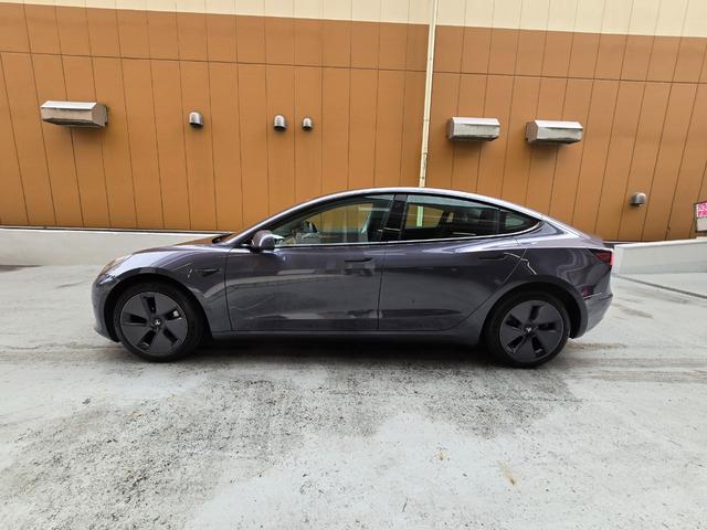 モデル３ ロングレンジ　ＡＷＤ　オートパイロット　ワンオーナー　禁煙車　保証継承　バッテリ保証　ＥＴＣ　パークアシスト　バックカメラ　サイドカメラ（28枚目）
