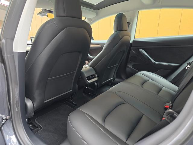 モデル３ ロングレンジ　ＡＷＤ　オートパイロット　ワンオーナー　禁煙車　保証継承　バッテリ保証　ＥＴＣ　パークアシスト　バックカメラ　サイドカメラ（52枚目）