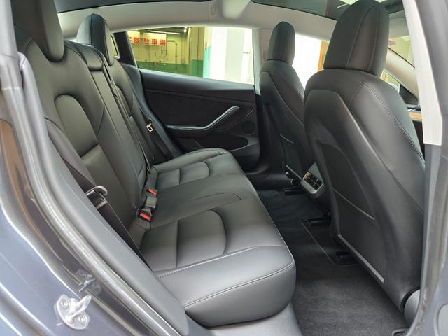 モデル３ ロングレンジ　ＡＷＤ　オートパイロット　ワンオーナー　禁煙車　保証継承　バッテリ保証　ＥＴＣ　パークアシスト　バックカメラ　サイドカメラ（55枚目）