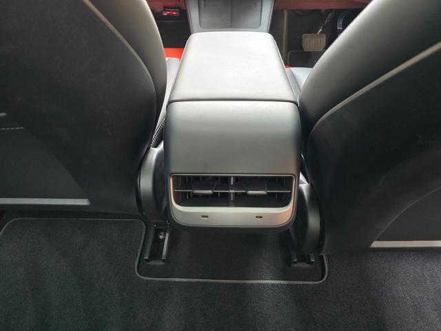 モデル３ ロングレンジ　ＡＷＤ　オートパイロット　ワンオーナー　禁煙車　保証継承　バッテリ保証　ＥＴＣ　パークアシスト　バックカメラ　サイドカメラ（59枚目）