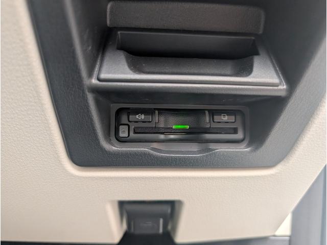 CX-60 XD エクスクルーシブモード 4WD 新車保証継承 記録簿付 スペアキー付 ETC 全周囲カメラ クリアランスソナー オートクルーズコントロール レーンアシスト 衝突被害軽減システム サンルーフ TV オートマチックハイビーム(8枚目)