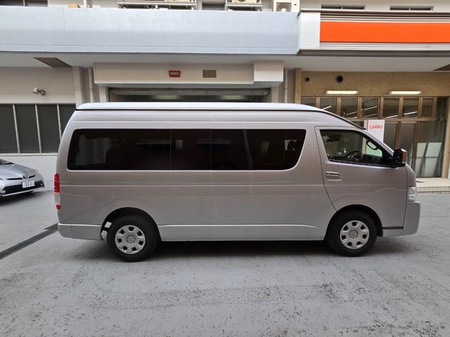 ハイエースワゴン グランドキャビン スーパーロング 令和7年式 10人乗り 片側電動スライドドア 全周囲カメラ スペアキー有 フルセグTV AppleCarPlay ETC 純正ホイール ワンオーナー 新車保証継承 記録簿(16枚目)