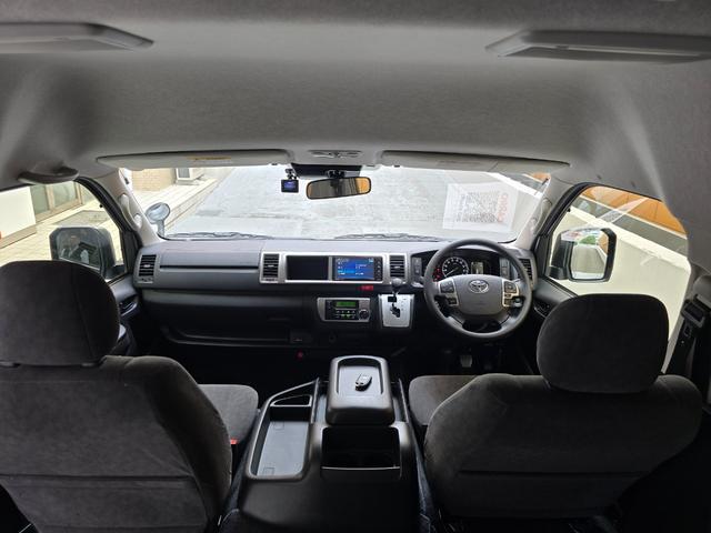 ハイエースワゴン グランドキャビン スーパーロング 令和7年式 10人乗り 片側電動スライドドア 全周囲カメラ スペアキー有 フルセグTV AppleCarPlay ETC 純正ホイール ワンオーナー 新車保証継承 記録簿(41枚目)