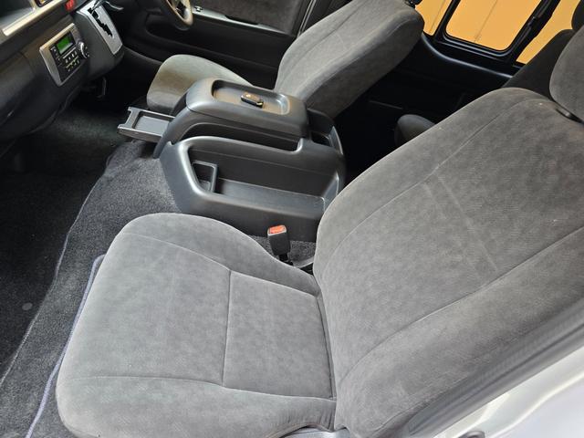 ハイエースワゴン グランドキャビン スーパーロング 令和7年式 10人乗り 片側電動スライドドア 全周囲カメラ スペアキー有 フルセグTV AppleCarPlay ETC 純正ホイール ワンオーナー 新車保証継承 記録簿(49枚目)