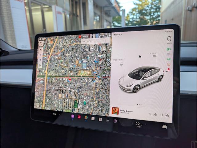 モデル３ スタンダードレンジプラス　バックカメラ　サイドカメラ　ナビ　クリアランスソナー　オートクルーズコントロール　パワーシート　ＣＶＴ　アルミホイール　ＡＢＳ　エアコン　パワーウィンドウ　運転席エアバッグ　助手席エアバッグ（4枚目）
