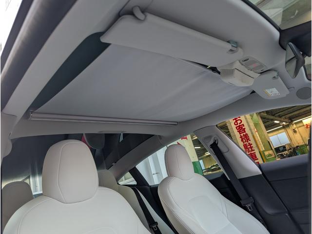 モデル３ スタンダードレンジプラス　バックカメラ　サイドカメラ　ナビ　クリアランスソナー　オートクルーズコントロール　パワーシート　ＣＶＴ　アルミホイール　ＡＢＳ　エアコン　パワーウィンドウ　運転席エアバッグ　助手席エアバッグ（5枚目）