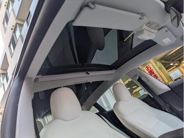 モデル３ スタンダードレンジプラス　バックカメラ　サイドカメラ　ナビ　クリアランスソナー　オートクルーズコントロール　パワーシート　ＣＶＴ　アルミホイール　ＡＢＳ　エアコン　パワーウィンドウ　運転席エアバッグ　助手席エアバッグ（6枚目）