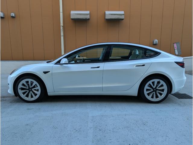 モデル３ スタンダードレンジプラス　バックカメラ　サイドカメラ　ナビ　クリアランスソナー　オートクルーズコントロール　パワーシート　ＣＶＴ　アルミホイール　ＡＢＳ　エアコン　パワーウィンドウ　運転席エアバッグ　助手席エアバッグ（11枚目）