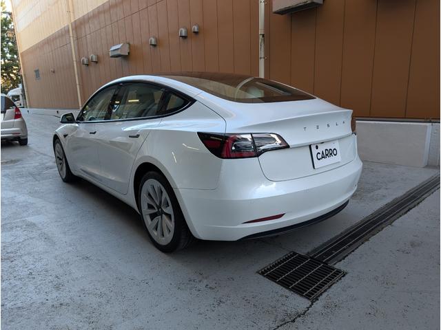 モデル３ スタンダードレンジプラス　バックカメラ　サイドカメラ　ナビ　クリアランスソナー　オートクルーズコントロール　パワーシート　ＣＶＴ　アルミホイール　ＡＢＳ　エアコン　パワーウィンドウ　運転席エアバッグ　助手席エアバッグ（12枚目）