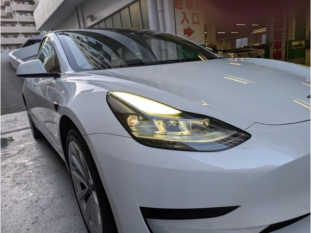 モデル３ スタンダードレンジプラス　バックカメラ　サイドカメラ　ナビ　クリアランスソナー　オートクルーズコントロール　パワーシート　ＣＶＴ　アルミホイール　ＡＢＳ　エアコン　パワーウィンドウ　運転席エアバッグ　助手席エアバッグ（18枚目）