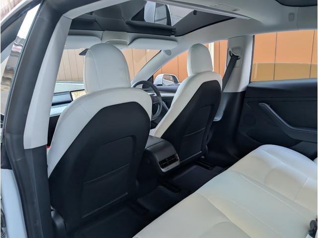 モデル３ スタンダードレンジプラス　バックカメラ　サイドカメラ　ナビ　クリアランスソナー　オートクルーズコントロール　パワーシート　ＣＶＴ　アルミホイール　ＡＢＳ　エアコン　パワーウィンドウ　運転席エアバッグ　助手席エアバッグ（24枚目）