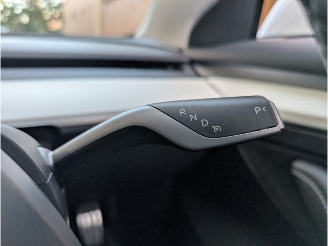 モデル３ スタンダードレンジプラス　バックカメラ　サイドカメラ　ナビ　クリアランスソナー　オートクルーズコントロール　パワーシート　ＣＶＴ　アルミホイール　ＡＢＳ　エアコン　パワーウィンドウ　運転席エアバッグ　助手席エアバッグ（33枚目）