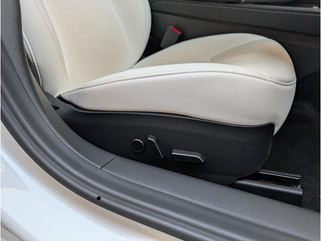 モデル３ スタンダードレンジプラス　バックカメラ　サイドカメラ　ナビ　クリアランスソナー　オートクルーズコントロール　パワーシート　ＣＶＴ　アルミホイール　ＡＢＳ　エアコン　パワーウィンドウ　運転席エアバッグ　助手席エアバッグ（47枚目）