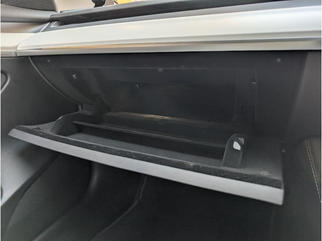 モデル３ スタンダードレンジプラス　バックカメラ　サイドカメラ　ナビ　クリアランスソナー　オートクルーズコントロール　パワーシート　ＣＶＴ　アルミホイール　ＡＢＳ　エアコン　パワーウィンドウ　運転席エアバッグ　助手席エアバッグ（49枚目）