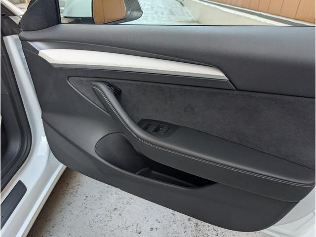 モデル３ スタンダードレンジプラス　バックカメラ　サイドカメラ　ナビ　クリアランスソナー　オートクルーズコントロール　パワーシート　ＣＶＴ　アルミホイール　ＡＢＳ　エアコン　パワーウィンドウ　運転席エアバッグ　助手席エアバッグ（50枚目）