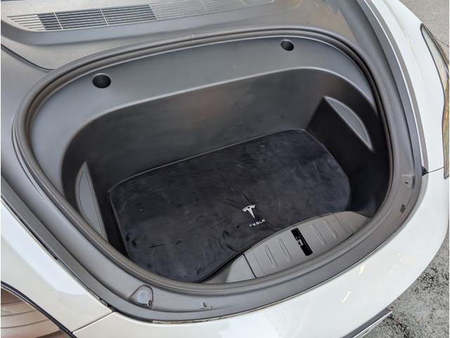 モデル３ スタンダードレンジプラス　バックカメラ　サイドカメラ　ナビ　クリアランスソナー　オートクルーズコントロール　パワーシート　ＣＶＴ　アルミホイール　ＡＢＳ　エアコン　パワーウィンドウ　運転席エアバッグ　助手席エアバッグ（52枚目）