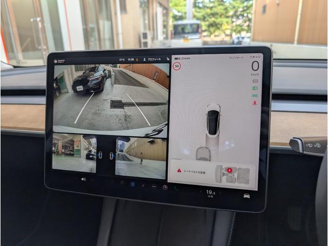 モデル３ スタンダードレンジプラス　黒内装　ブラックレザー　クリアランスソナー　バックカメラ　サイドカメラ　ナビ　アルミホイール　サンルーフ　ＡＴ　パワーシート　Ｂｌｕｅｔｏｏｔｈ　エアコン　パワーウィンドウ（5枚目）