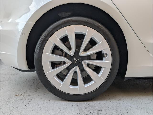 モデル３ スタンダードレンジプラス　黒内装　ブラックレザー　クリアランスソナー　バックカメラ　サイドカメラ　ナビ　アルミホイール　サンルーフ　ＡＴ　パワーシート　Ｂｌｕｅｔｏｏｔｈ　エアコン　パワーウィンドウ（7枚目）