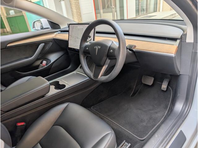 モデル３ スタンダードレンジプラス　黒内装　ブラックレザー　クリアランスソナー　バックカメラ　サイドカメラ　ナビ　アルミホイール　サンルーフ　ＡＴ　パワーシート　Ｂｌｕｅｔｏｏｔｈ　エアコン　パワーウィンドウ（25枚目）