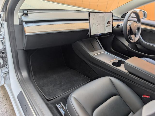 モデル３ スタンダードレンジプラス　黒内装　ブラックレザー　クリアランスソナー　バックカメラ　サイドカメラ　ナビ　アルミホイール　サンルーフ　ＡＴ　パワーシート　Ｂｌｕｅｔｏｏｔｈ　エアコン　パワーウィンドウ（27枚目）