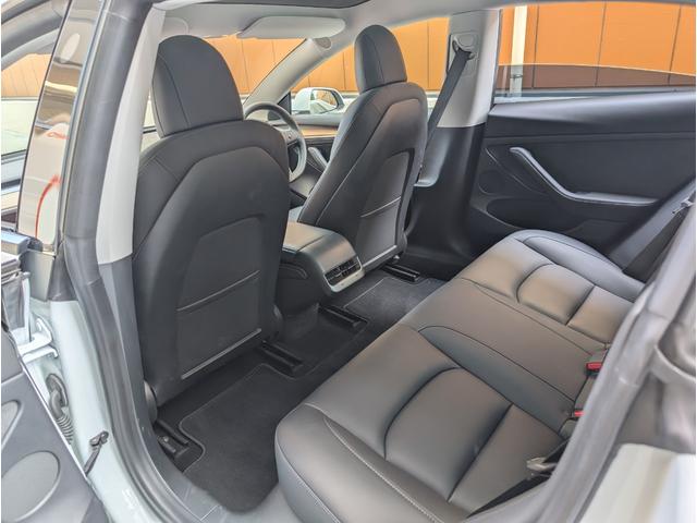 モデル３ スタンダードレンジプラス　黒内装　ブラックレザー　クリアランスソナー　バックカメラ　サイドカメラ　ナビ　アルミホイール　サンルーフ　ＡＴ　パワーシート　Ｂｌｕｅｔｏｏｔｈ　エアコン　パワーウィンドウ（31枚目）