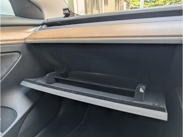 モデル３ スタンダードレンジプラス　黒内装　ブラックレザー　クリアランスソナー　バックカメラ　サイドカメラ　ナビ　アルミホイール　サンルーフ　ＡＴ　パワーシート　Ｂｌｕｅｔｏｏｔｈ　エアコン　パワーウィンドウ（43枚目）