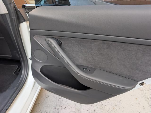 モデル３ スタンダードレンジプラス　黒内装　ブラックレザー　クリアランスソナー　バックカメラ　サイドカメラ　ナビ　アルミホイール　サンルーフ　ＡＴ　パワーシート　Ｂｌｕｅｔｏｏｔｈ　エアコン　パワーウィンドウ（50枚目）