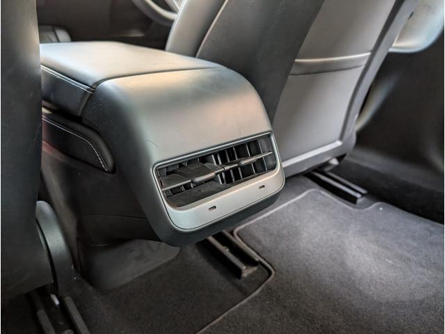 モデル３ スタンダードレンジプラス　黒内装　ブラックレザー　クリアランスソナー　バックカメラ　サイドカメラ　ナビ　アルミホイール　サンルーフ　ＡＴ　パワーシート　Ｂｌｕｅｔｏｏｔｈ　エアコン　パワーウィンドウ（52枚目）