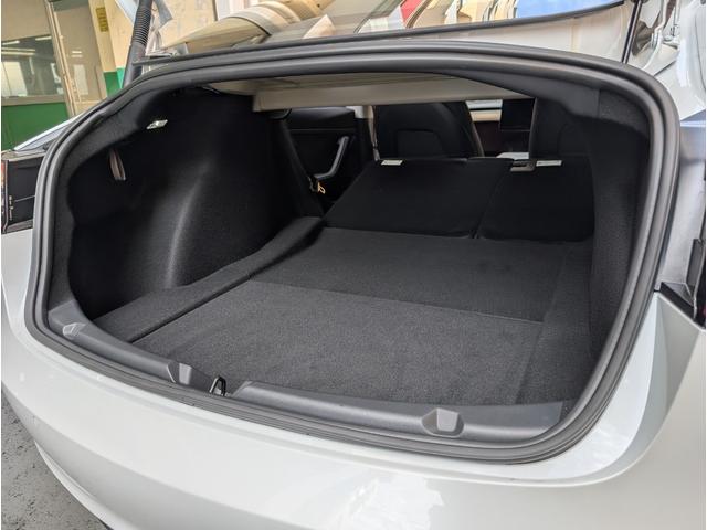 モデル３ スタンダードレンジプラス　黒内装　ブラックレザー　クリアランスソナー　バックカメラ　サイドカメラ　ナビ　アルミホイール　サンルーフ　ＡＴ　パワーシート　Ｂｌｕｅｔｏｏｔｈ　エアコン　パワーウィンドウ（59枚目）