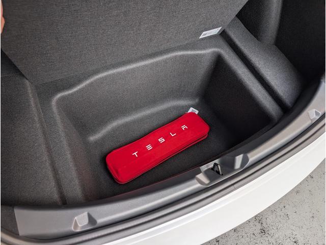 モデル３ スタンダードレンジプラス　黒内装　ブラックレザー　クリアランスソナー　バックカメラ　サイドカメラ　ナビ　アルミホイール　サンルーフ　ＡＴ　パワーシート　Ｂｌｕｅｔｏｏｔｈ　エアコン　パワーウィンドウ（62枚目）