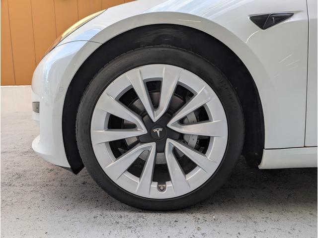 モデル３ スタンダードレンジプラス　黒内装　ブラックレザー　クリアランスソナー　バックカメラ　サイドカメラ　ナビ　アルミホイール　サンルーフ　ＡＴ　パワーシート　Ｂｌｕｅｔｏｏｔｈ　エアコン　パワーウィンドウ（63枚目）