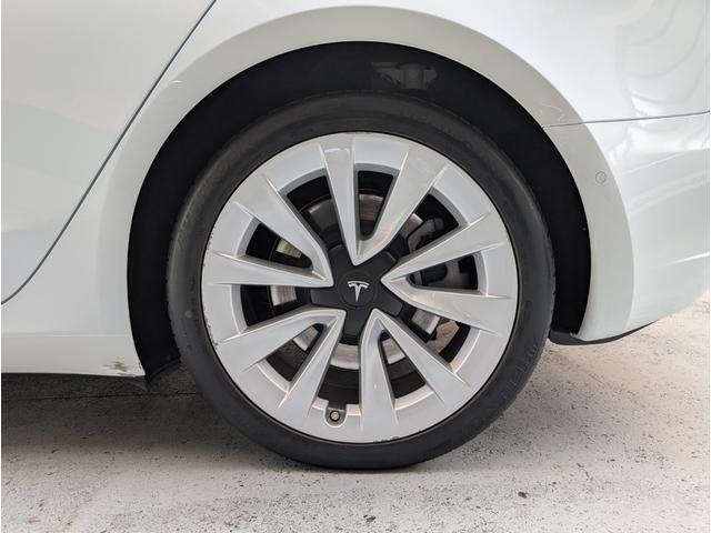 モデル３ スタンダードレンジプラス　黒内装　ブラックレザー　クリアランスソナー　バックカメラ　サイドカメラ　ナビ　アルミホイール　サンルーフ　ＡＴ　パワーシート　Ｂｌｕｅｔｏｏｔｈ　エアコン　パワーウィンドウ（64枚目）