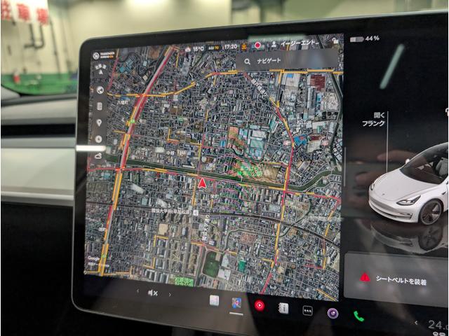 モデル3 スタンダードレンジプラス ETC バックカメラ サイドカメラ ナビ アルミホイール サンルーフ AT シートヒーター パワーシート エアコン パワーステアリング(4枚目)