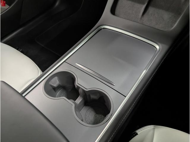 モデル3 スタンダードレンジプラス ETC バックカメラ サイドカメラ ナビ アルミホイール サンルーフ AT シートヒーター パワーシート エアコン パワーステアリング(42枚目)