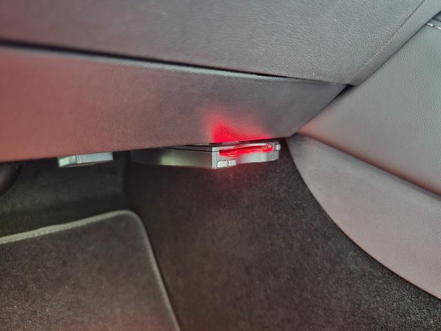 モデル3 ロングレンジ AWD ドライブレコーダー ETC バックカメラ サイドカメラ ナビ アルミホイール オートマチックハイビーム AT パワーシート Bluetooth パワーステアリング(8枚目)