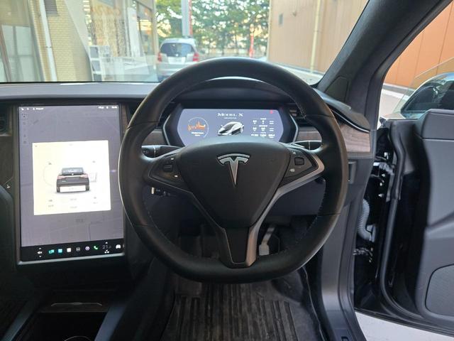 モデルＸ ロングレンジ　ＥＴＣ　バックカメラ　サイドカメラ　オートクルーズコントロール　パワーシート　サンルーフ　ナビ　電動リアゲート　アルミホイール　電動格納ミラー　ＣＶＴ　エアコン　パワーステアリング（6枚目）