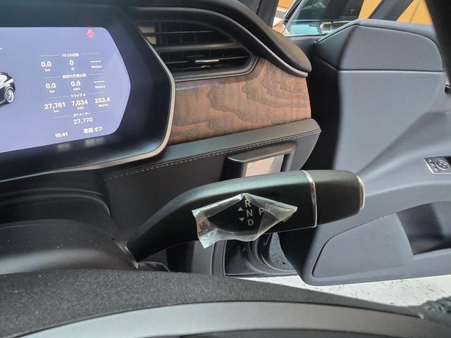 モデルＸ ロングレンジ　ＥＴＣ　バックカメラ　サイドカメラ　オートクルーズコントロール　パワーシート　サンルーフ　ナビ　電動リアゲート　アルミホイール　電動格納ミラー　ＣＶＴ　エアコン　パワーステアリング（12枚目）