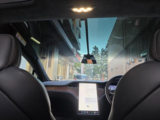 モデルＸ ロングレンジ　ＥＴＣ　バックカメラ　サイドカメラ　オートクルーズコントロール　パワーシート　サンルーフ　ナビ　電動リアゲート　アルミホイール　電動格納ミラー　ＣＶＴ　エアコン　パワーステアリング（46枚目）