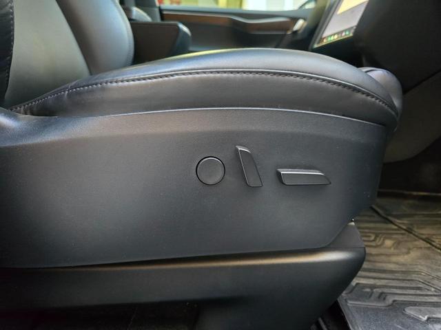 モデルＸ ロングレンジ　ＥＴＣ　バックカメラ　サイドカメラ　オートクルーズコントロール　パワーシート　サンルーフ　ナビ　電動リアゲート　アルミホイール　電動格納ミラー　ＣＶＴ　エアコン　パワーステアリング（63枚目）