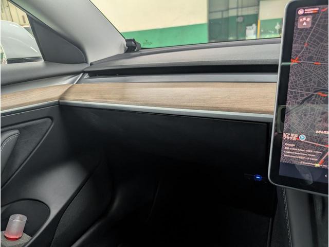 モデル３ スタンダードレンジプラス　ＥＴＣ　オートクルーズコントロール　バックカメラ　サイドカメラ　ナビ　アルミホイール　オートマチックハイビーム　サンルーフ　ＣＶＴ　パワーシート　Ｂｌｕｅｔｏｏｔｈ　ＡＢＳ　エアコン　運転席エアバッグ（31枚目）