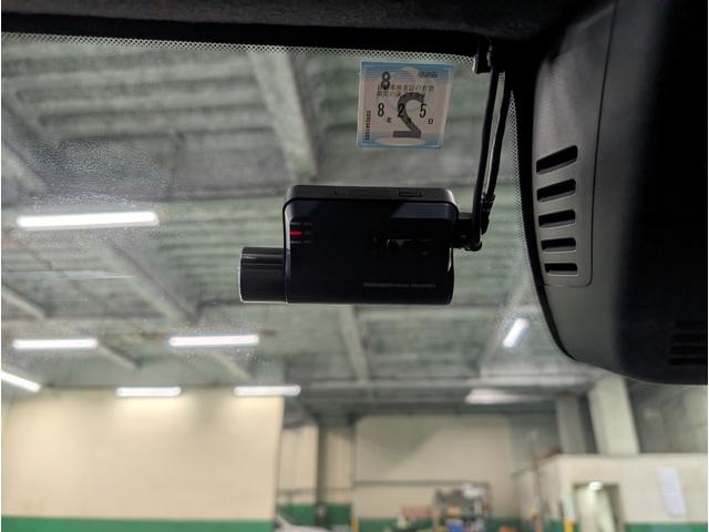 ＸＣ４０リチャージ リチャージ　アルティメットツインモーター　４ＷＤ　ドライブレコーダー　ＥＴＣ　クリアランスソナー　オートクルーズコントロール　レーンアシスト　パワーシート　衝突被害軽減システム　サンルーフ　オートマチックハイビーム　オートライト（11枚目）