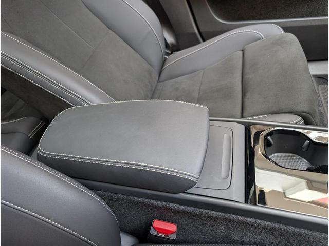 ＸＣ４０リチャージ リチャージ　アルティメットツインモーター　４ＷＤ　ドライブレコーダー　ＥＴＣ　クリアランスソナー　オートクルーズコントロール　レーンアシスト　パワーシート　衝突被害軽減システム　サンルーフ　オートマチックハイビーム　オートライト（50枚目）