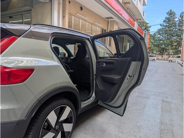 ＸＣ４０リチャージ リチャージ　アルティメットツインモーター　４ＷＤ　ドライブレコーダー　ＥＴＣ　クリアランスソナー　オートクルーズコントロール　レーンアシスト　パワーシート　衝突被害軽減システム　サンルーフ　オートマチックハイビーム　オートライト（69枚目）