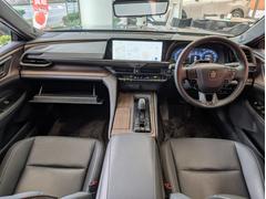 毎回座るフロントシート。運転席は必ず使用する部分ですので、座り心地が重要です！ 2