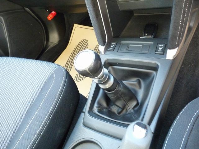 フォレスター ２．０ｉ－Ｌ　１オーナー車．純正６速ＭＴ後期型ナビ地デジフルセグＴＶ　バックカメラＥＴＣインテリアＰＫＧＳＴＩフレキシブルタワーバー全席シートヒータースマートキークルコンＬＥＤライト取説保証書スペアキー１７インチ（12枚目）