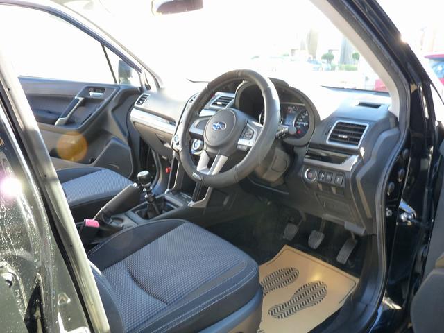 フォレスター ２．０ｉ－Ｌ　１オーナー車．純正６速ＭＴ後期型ナビ地デジフルセグＴＶ　バックカメラＥＴＣインテリアＰＫＧＳＴＩフレキシブルタワーバー全席シートヒータースマートキークルコンＬＥＤライト取説保証書スペアキー１７インチ（35枚目）