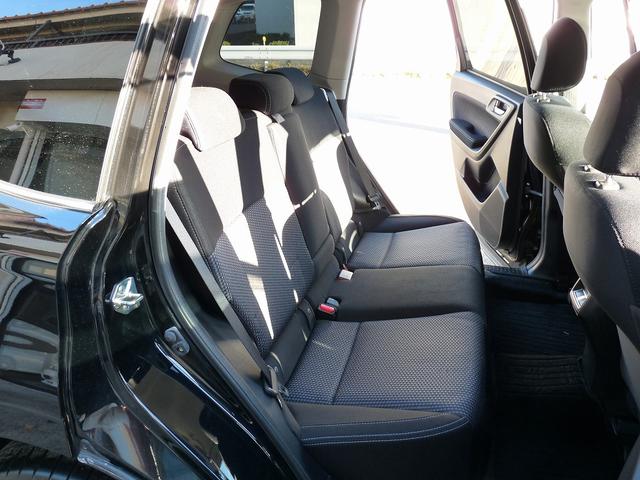 フォレスター ２．０ｉ－Ｌ　１オーナー車．純正６速ＭＴ後期型ナビ地デジフルセグＴＶ　バックカメラＥＴＣインテリアＰＫＧＳＴＩフレキシブルタワーバー全席シートヒータースマートキークルコンＬＥＤライト取説保証書スペアキー１７インチ（39枚目）