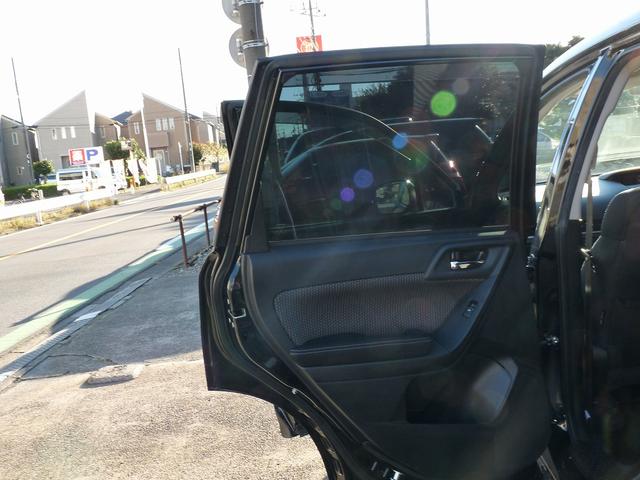 フォレスター ２．０ｉ－Ｌ　１オーナー車．純正６速ＭＴ後期型ナビ地デジフルセグＴＶ　バックカメラＥＴＣインテリアＰＫＧＳＴＩフレキシブルタワーバー全席シートヒータースマートキークルコンＬＥＤライト取説保証書スペアキー１７インチ（42枚目）